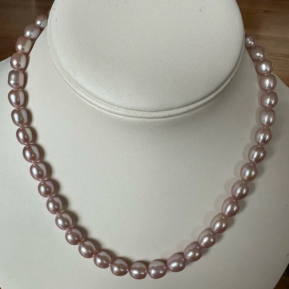 AAA Natural Lavender Cultured Pearl Necklace - 925 Sterling Silver - Picture 3 of 10
